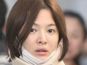 Song Hye Kyo Secantik di TV Walau Tanpa Makeup, Foto Ini Buktinya