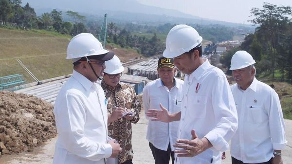 Mangkrak 18 Tahun, Proyek Tol Bocimi Dikebut Jokowi