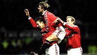 Manchester United mencatatakan laju 33 laga tanpa kalah pada Desember 1998 hingga Agustus 1999. Kala itu, mereka meraih treble. (Foto: Alex Livesey/Getty Images)