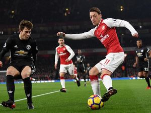 Wenger Tolak Rumor Oezil-MU