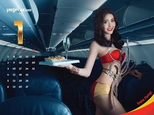 Foto: Kalender Pramugari Seksi ala Maskapai Bikini