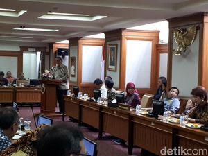Deddy Mizwar Curhat Soal Limbah Cair di Sungai Citarum ke DPR
