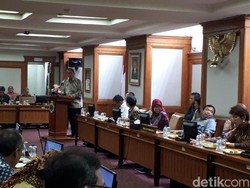 Deddy Mizwar Curhat Soal Limbah Cair di Sungai Citarum ke DPR