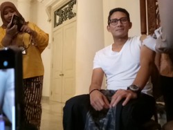 Ikut Suntik Vaksin Difteri, Sandi: To Lead is to Give Examples