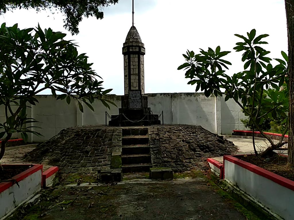 Monumen Potlot yang Tak Banyak Diketahui Generasi Jaman Now Monumen Potlot yang Tak Banyak Diketahui Generasi Jaman Now