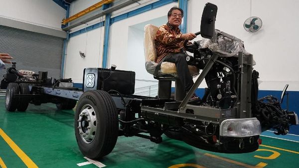 Hino Luncurkan Bus Matik