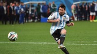 Lionel Messi memang sudah tampil di empat Piala Dunia. Tapi Messi baru bikin lima gol bersama Argentina dari total 14 laga. Buruk bukan? (Mattias Hangst/Getty Images)