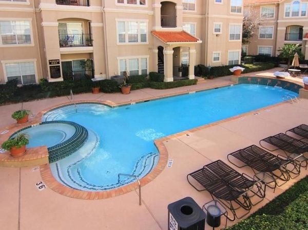 Foto: Aneka Kolam Renang Hotel Berbentuk Kelamin Pria