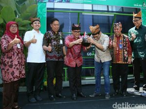 Banyuwangi dan Go-Jek Resmikan Shelter Antar Obat Gratis Banyuwangi dan Go-Jek Resmikan Shelter Antar Obat Gratis
