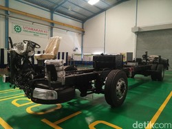 Hino Luncurkan Bus Transmisi Otomatis