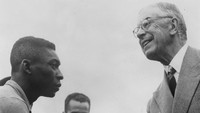 Legenda hidup Brasil, Pele, punya 12 gol dari 14 penampilan di empat Piala Dunia. Debutnya adalah di Piala Dunia 1958 saat berusia 17 tahun (Keystone/Getty Images)