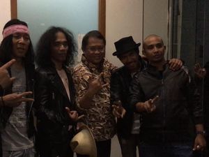 Menkominfo Ternyata Fans Berat Slank Menkominfo Ternyata Fans Berat Slank