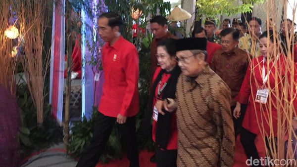 Hangatnya, Kemesraan Megawati dan Habibie di Berbagai Momen