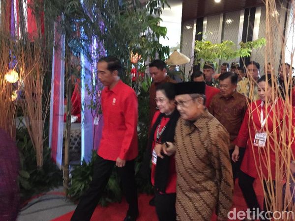 Hangatnya, Kemesraan Megawati dan Habibie di Berbagai Momen