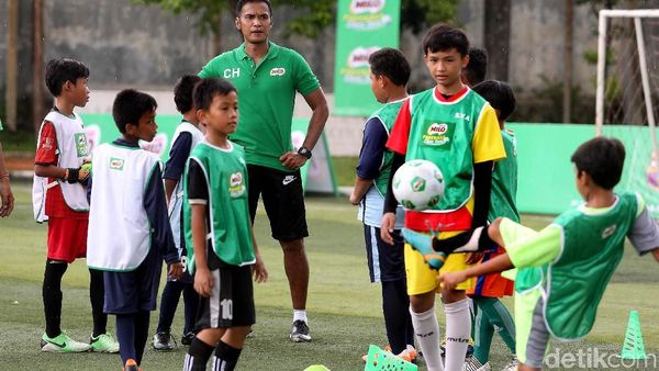 500 Siswa SD Ikuti MILO Football Clinic Day
