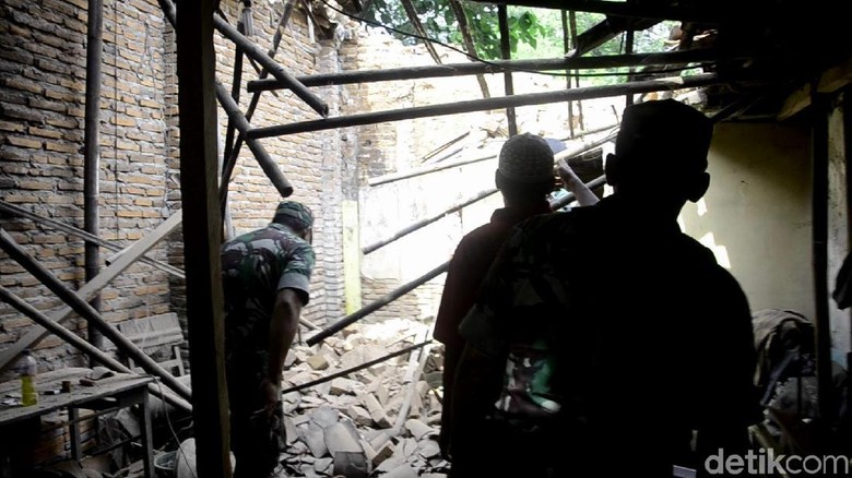 Di Pekalongan, 1 Warga Meninggal, 5 Rumah Rusak Akibat Gempa Di Pekalongan, 1 Warga Meninggal, 5 Rumah Rusak Akibat Gempa