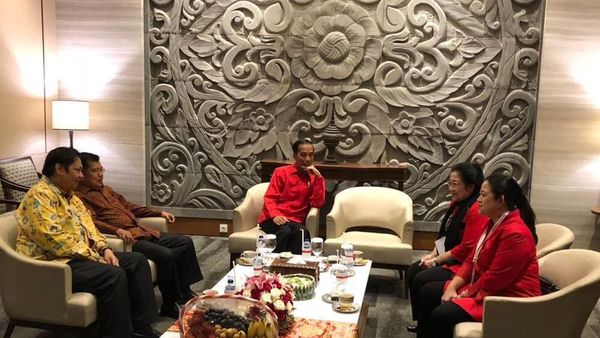 Foto: Airlangga Ikut Pertemuan Jokowi-JK-Mega-Puan di Rakornas PDIP