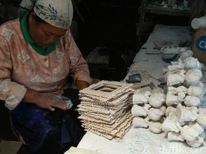 Jelang Natal, Omzet Kerajinan Fiberglass di Jombang Melonjak Jelang Natal, Omzet Kerajinan Fiberglass di Jombang Melonjak