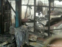 Rumah dan Mobil Warga Pekanbaru Ini Ludes Terbakar