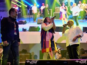 Aksi Menaker dan Dirut BPJS TK Nyanyi Bareng Via Vallen