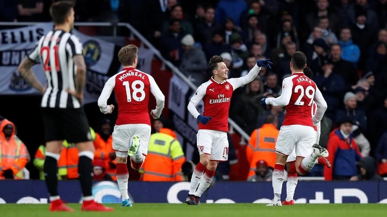 Gol Tunggal Oezil Menangkan Arsenal atas Newcastle Gol Tunggal Oezil Menangkan Arsenal atas Newcastle