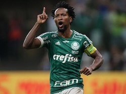 Ze Roberto bermain untuk Gremio pada 2012-2014. Namanya mencuat saat memperkuat Bayer Leverkusen dan Bayern Munich. (Friedemann Vogel/Getty Images)