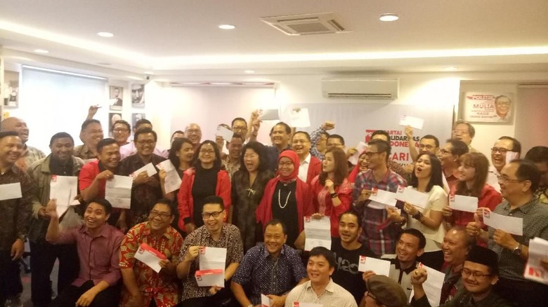 Nama-nama Tenar Resmi Makara Bacaleg PSI, Termasuk Rian Staf Ahok Nama-nama Tenar Resmi Makara Bacaleg PSI, Termasuk Rian Staf Ahok