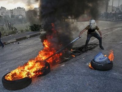 Foto: Bentrokan Kembali Pecah di Gaza dan Tepi Barat