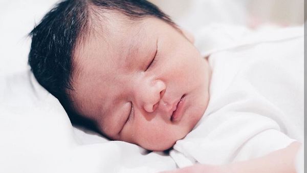Ini Aga, Bayi Cute dan Jagoan Paling Kecil Enno Lerian