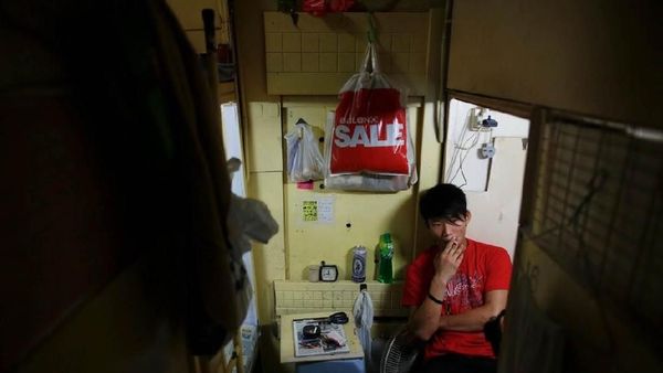 Sulit Punya Rumah, Orang-orang ini Tinggal di Hunian Sempit