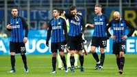 Inter Milan pun menelan kekalahan pertamanya musim ini dan harus rela digusur Napoli dari puncak klasemen. (Foto: Alessandro Garofalo/Reuters)