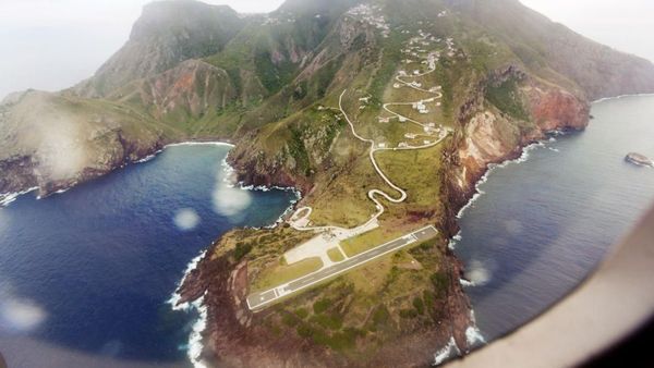 Ngeri! Siapa Berani Mendarat di Bandara Ini?