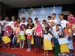 Ada Aksi Bela Palestina, Menteri Susi Jalan Kaki ke Kantor