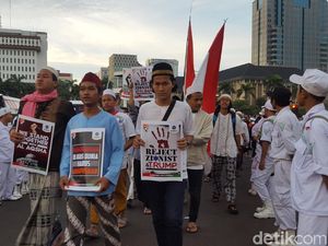 Massa Aksi Bela Palestina Terus Berdatangan ke Monas