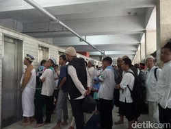 Sejumlah Massa Aksi Bela Palestina Masih Bertahan di Istiqlal