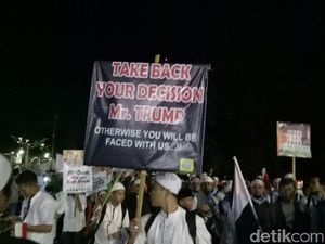Massa Aksi Bela Palestina: Take Back Your Decision Mr Trump!
