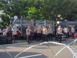 Kawat Berduri Dipasang dari Balai Kota DKI hingga Kedubes AS