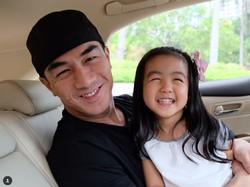 Trik Simpel Joe Taslim Agar si Kecil Tak Alami Jet Lag