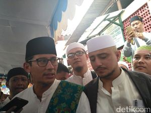 Sandi Ingin Tata Ulang Kompleks Masjid dan Makam Luar Batang Sandi Ingin Tata Ulang Kompleks Masjid dan Makam Luar Batang