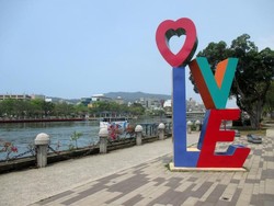 Cantiknya Love River di Kaohsiung