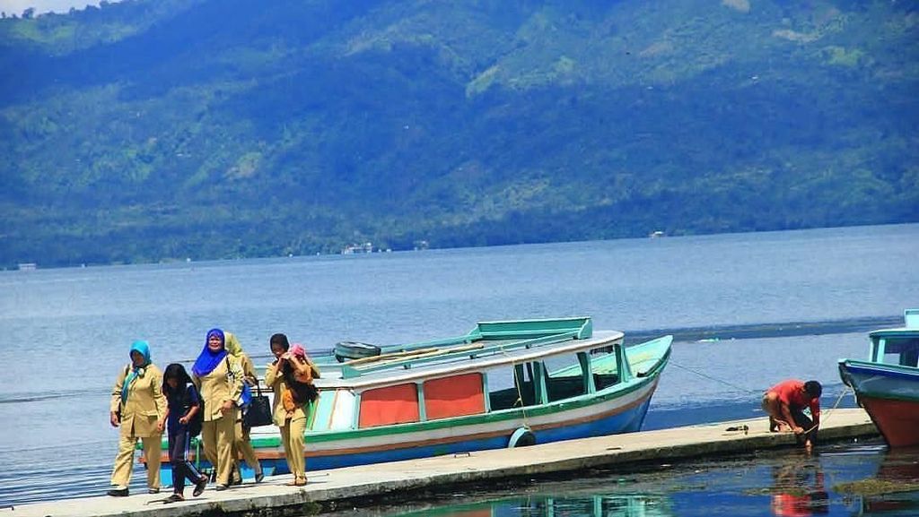 Foto: Ide Libur Panjang Natal ke Danau Terbesar Kedua di Sumatera Foto: Ide Libur Panjang Natal ke Danau Terbesar Kedua di Sumatera