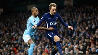 Di penghujung laga, Christian Eriksen menciptakan gol bagi Spurs, yang memanfaatkan kelengahan pemain-pemain City. Gol yang tidak lebih dari sekadar gol hiburan. (Foto: Clive Brunskill/Getty Images)