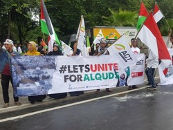Monas Gerimis, Massa Aksi Bela Palestina Tetap Bertahan
