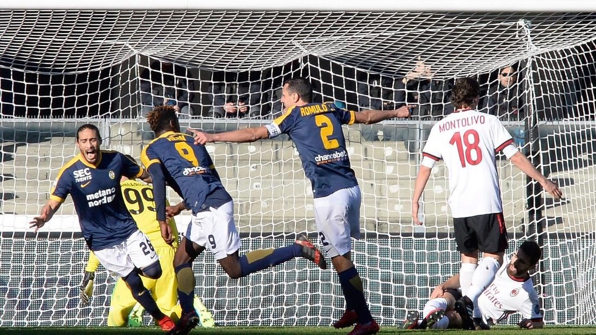 Verona kalahkan AC Milan 3-1 (Dino Panato/Getty Images)