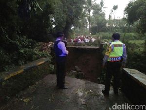 Jembatan Penghubung Antar Desa di Malang Ambruk, Ini Penyebabnya