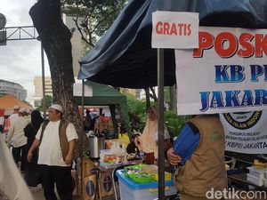 Penampakan Posko Makanan Gratis di Aksi Bela Palestina di Monas