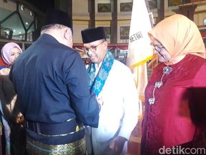 Dapat Gelar Adat, Anies: Kita Komitmen Kembangkan Budaya Betawi