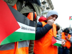 Foto: Suasana Aksi Bela Palestina di Frankfurt Jerman