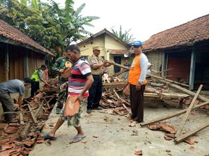 Total 2.935 Rumah Rusak di Jabar Akibat Gempa 6,9 SR Total 2.935 Rumah Rusak di Jabar Akibat Gempa 6,9 SR