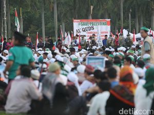 Aksi Bela Palestina Dimulai, Massa Nyanyikan Indonesia Raya